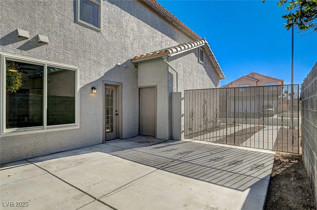 7900 Holly Knoll, Las Vegas, NV 89129