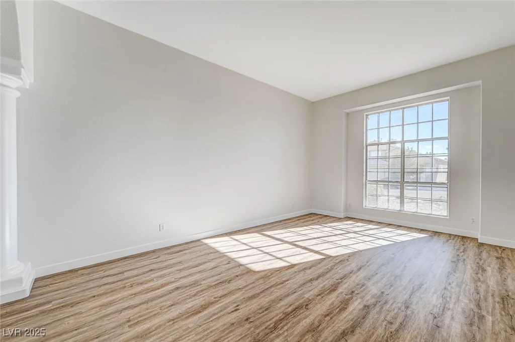 7900 Holly Knoll, Las Vegas, NV 89129