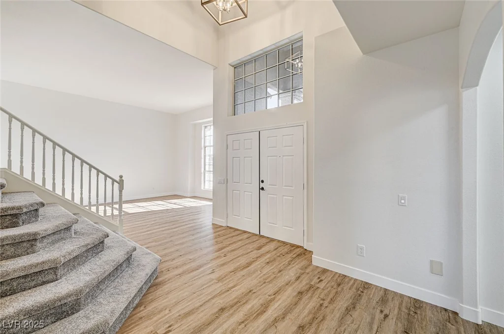 7900 Holly Knoll, Las Vegas, NV 89129