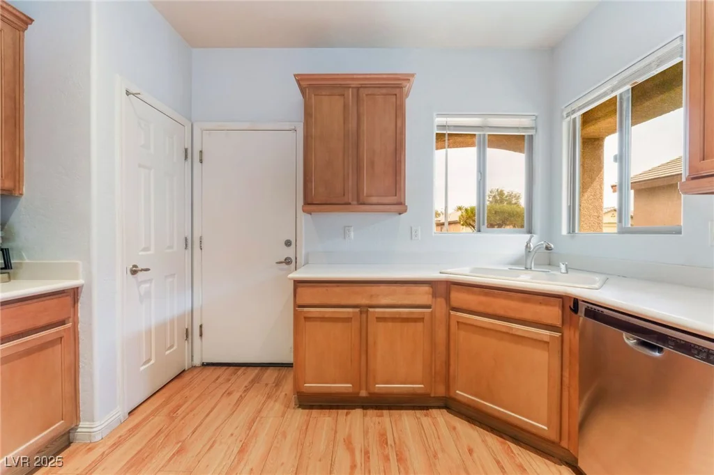 5991 Saddle Horse, Las Vegas, NV 89122