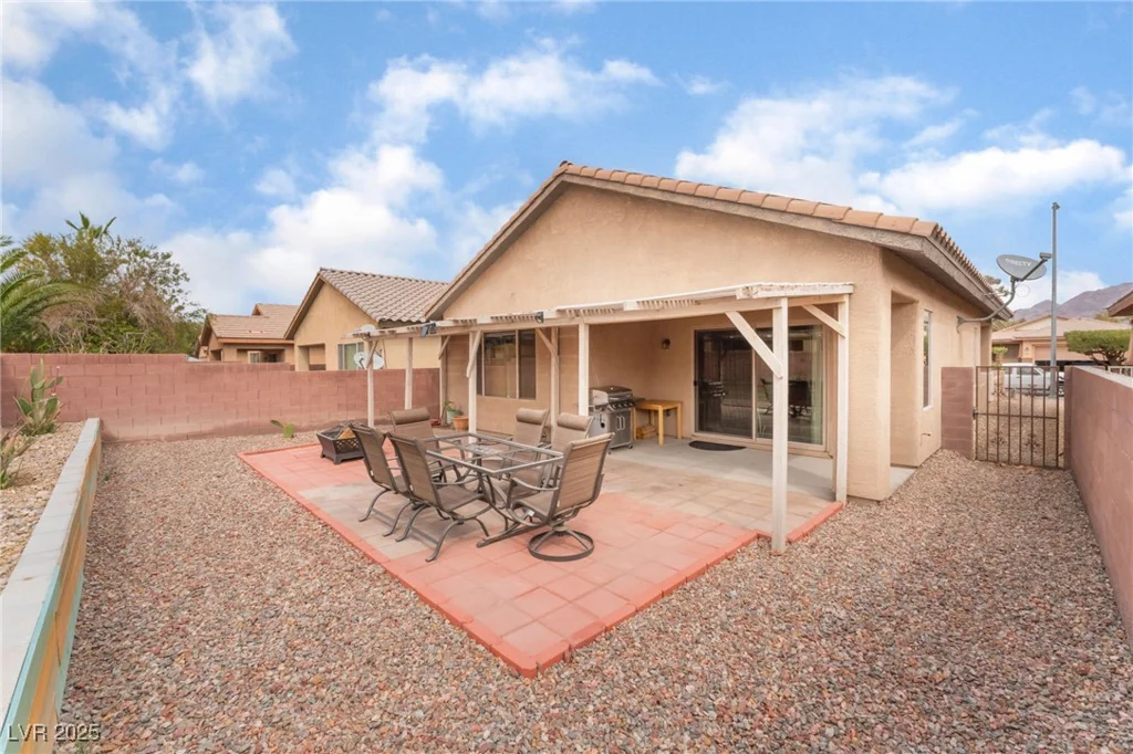 5991 Saddle Horse, Las Vegas, NV 89122