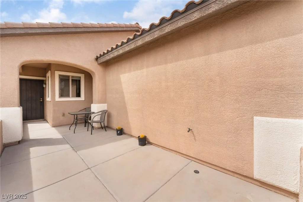 5991 Saddle Horse, Las Vegas, NV 89122