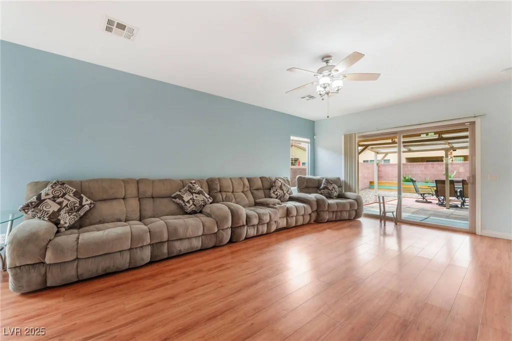 5991 Saddle Horse, Las Vegas, NV 89122