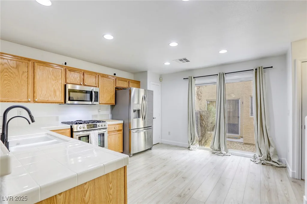 3650 McMurty, Las Vegas, NV 89129