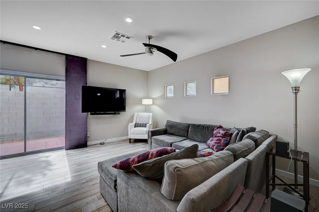 11092 Abbeyfield Rose, Henderson, NV 89052