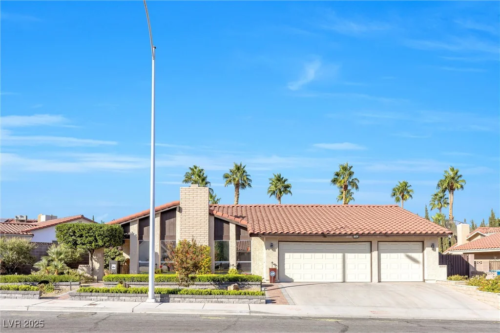 8620 Cremona, Las Vegas, NV 89117