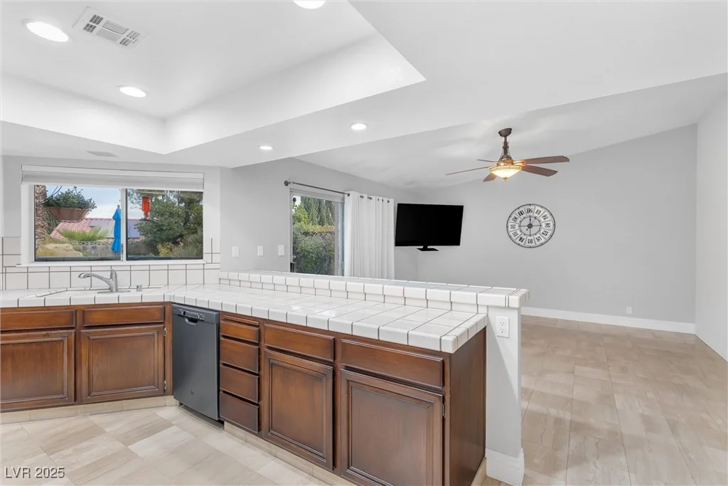 8620 Cremona, Las Vegas, NV 89117