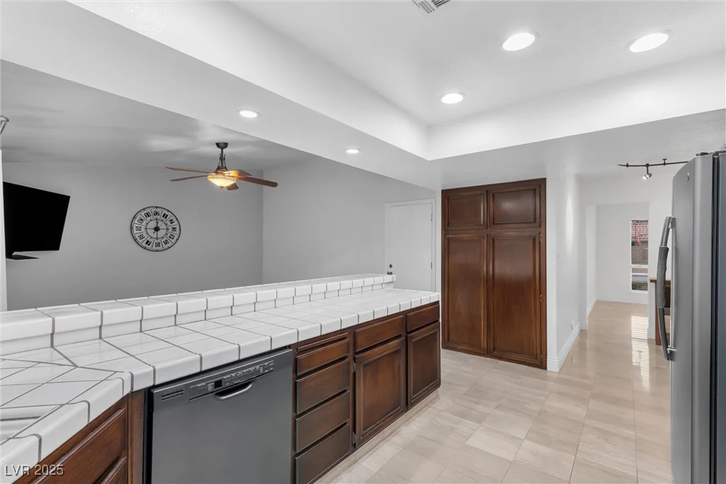 8620 Cremona, Las Vegas, NV 89117