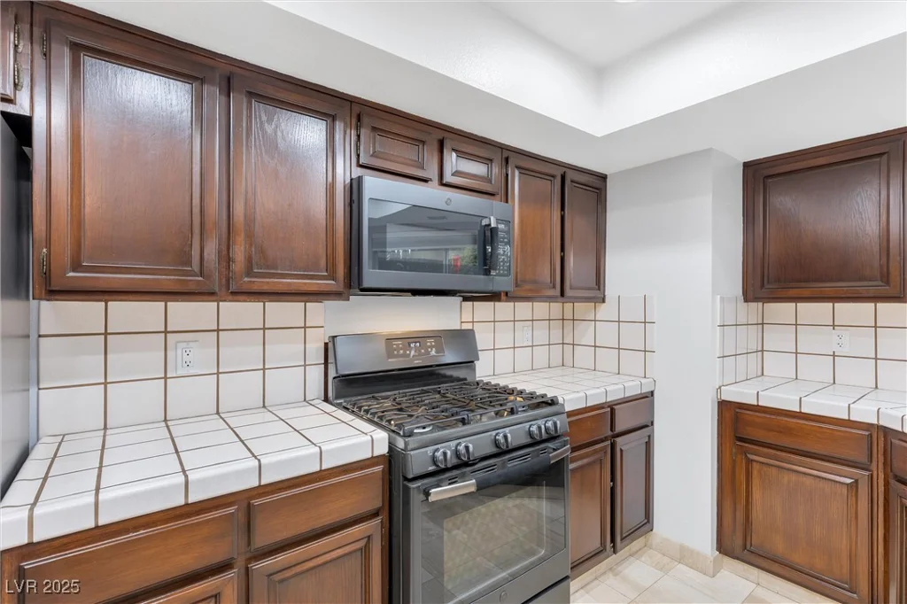 8620 Cremona, Las Vegas, NV 89117