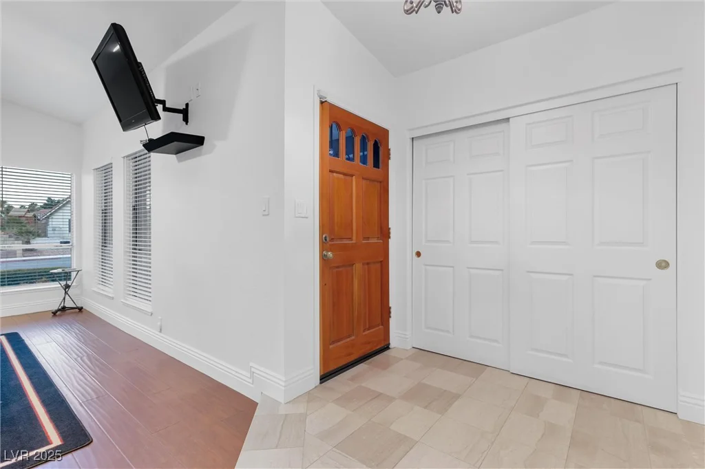 8620 Cremona, Las Vegas, NV 89117