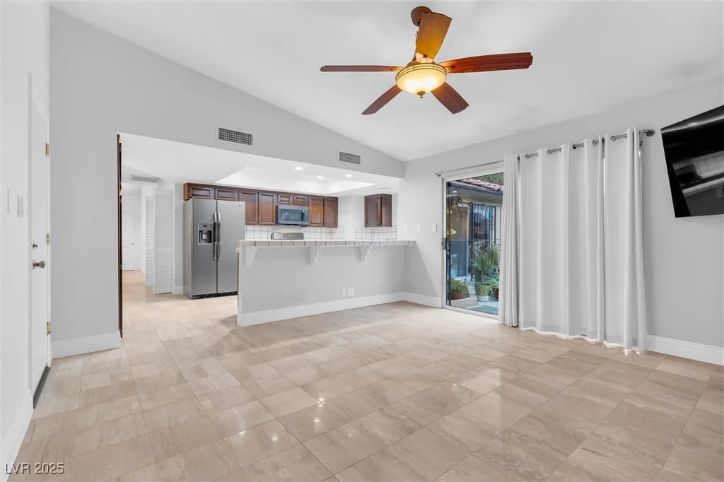 8620 Cremona, Las Vegas, NV 89117