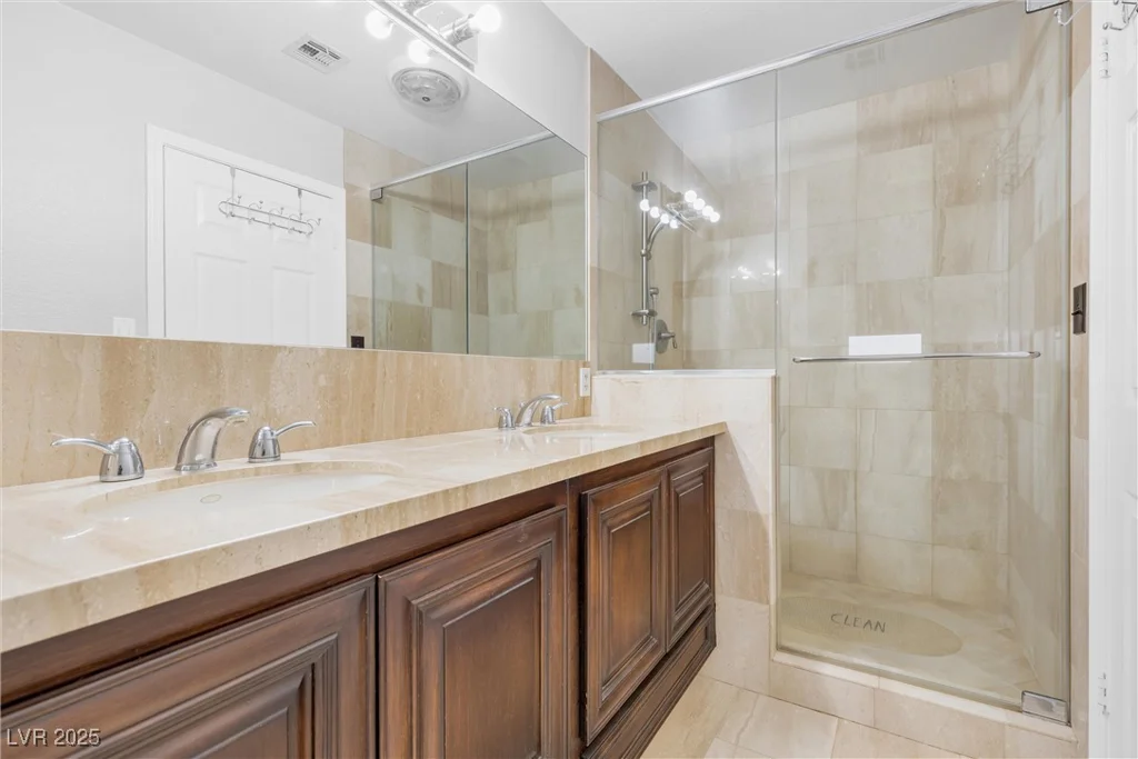 8620 Cremona, Las Vegas, NV 89117