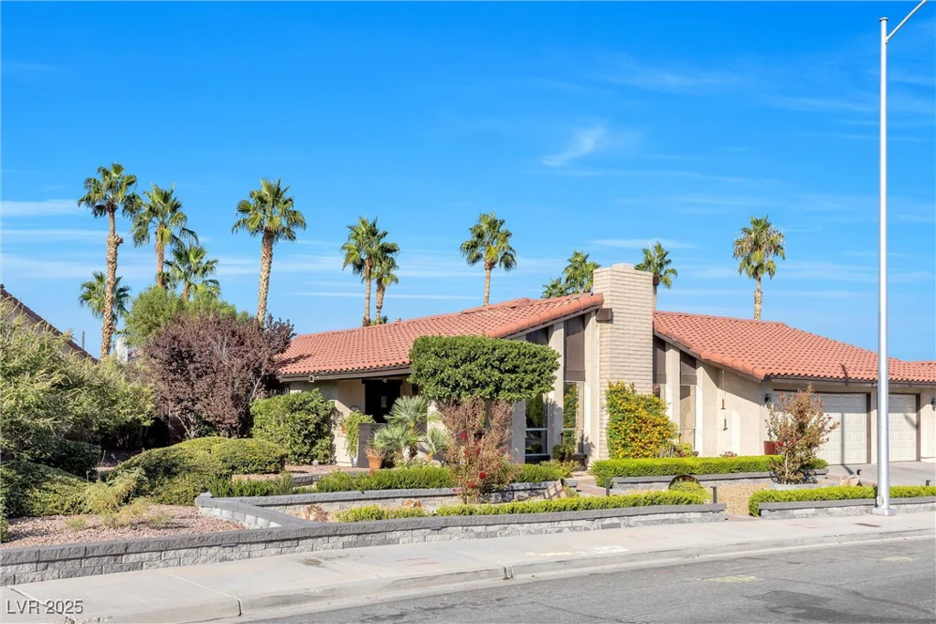 8620 Cremona, Las Vegas, NV 89117