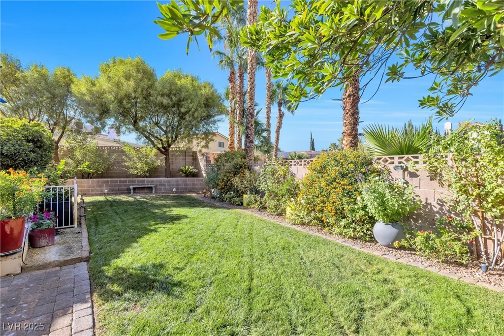 8620 Cremona, Las Vegas, NV 89117