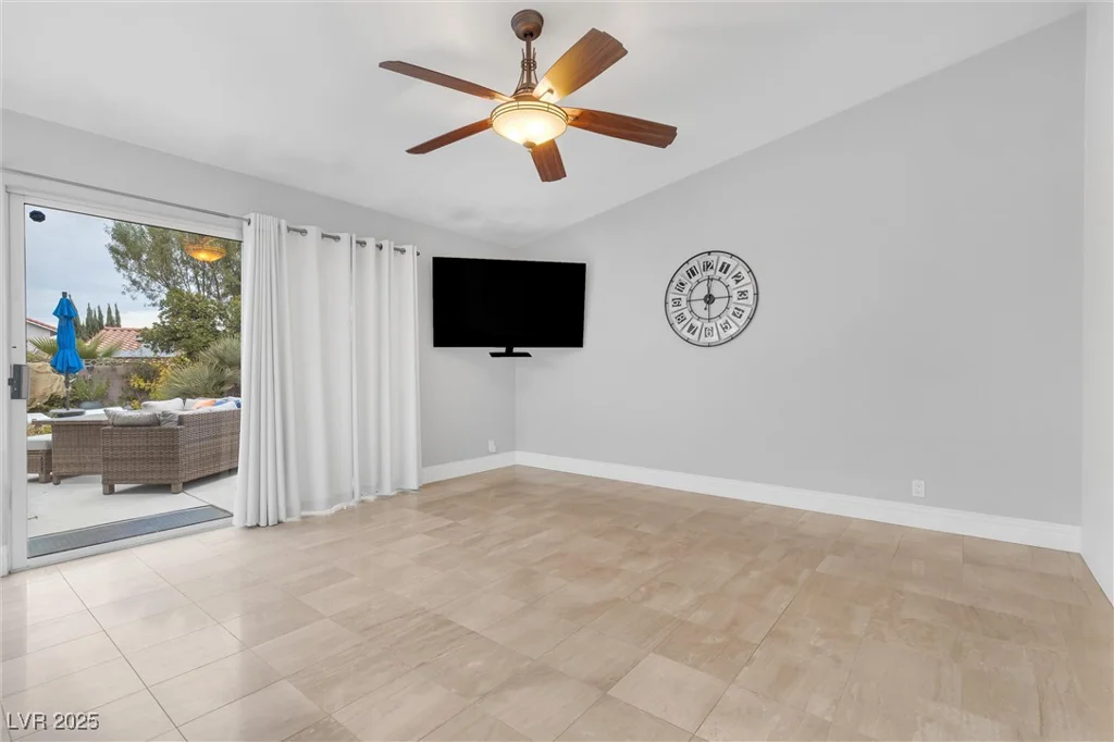 8620 Cremona, Las Vegas, NV 89117