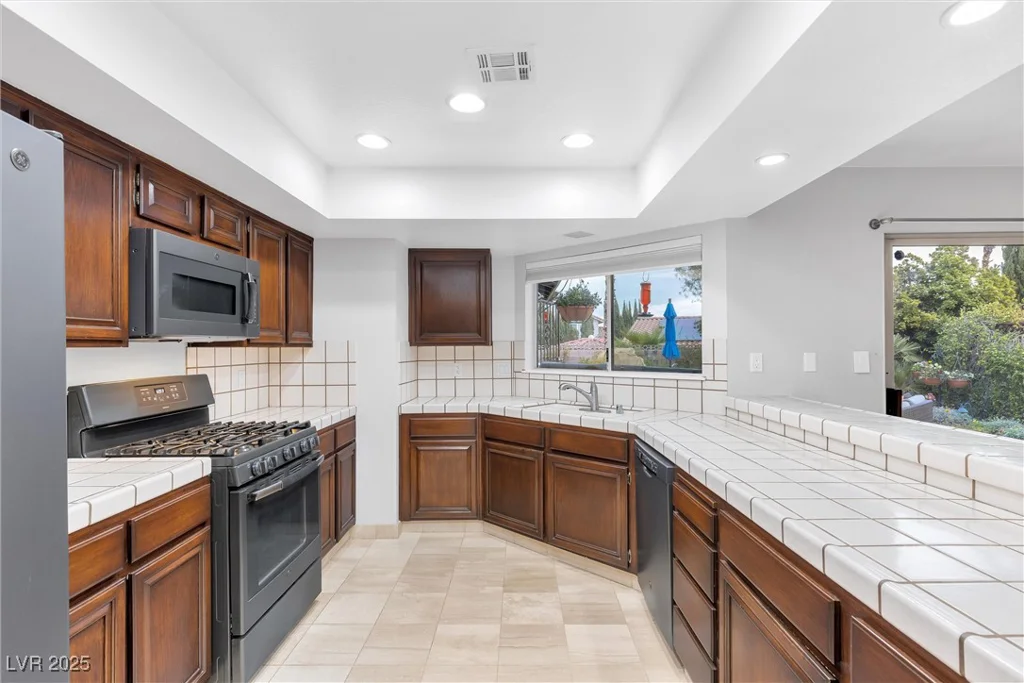 8620 Cremona, Las Vegas, NV 89117