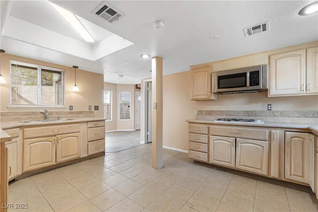 6652 Wheelbarrow Peak, Las Vegas, NV 89108