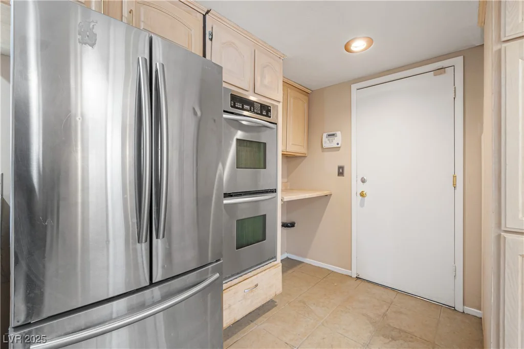 6652 Wheelbarrow Peak, Las Vegas, NV 89108