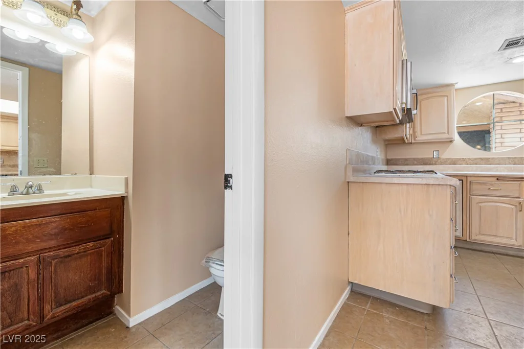 6652 Wheelbarrow Peak, Las Vegas, NV 89108