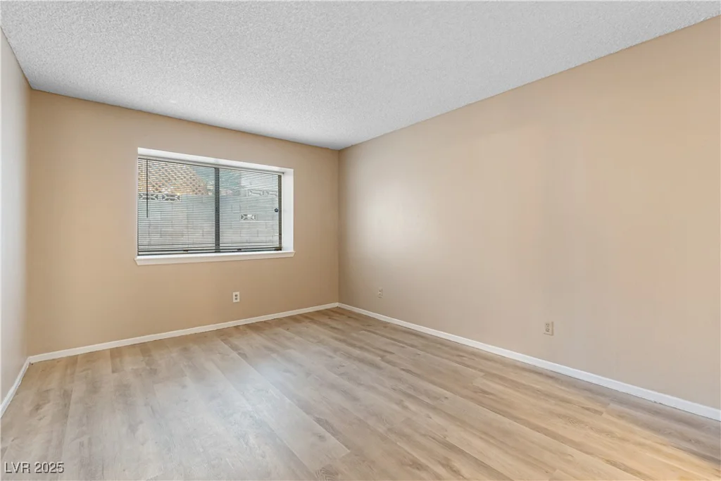 6652 Wheelbarrow Peak, Las Vegas, NV 89108