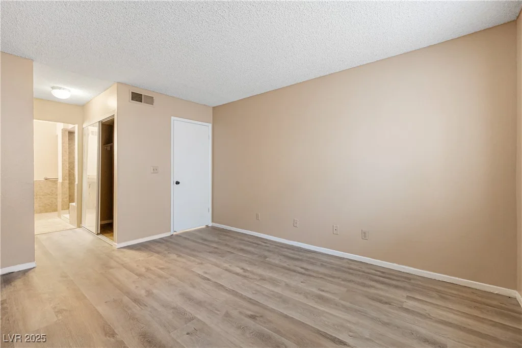 6652 Wheelbarrow Peak, Las Vegas, NV 89108
