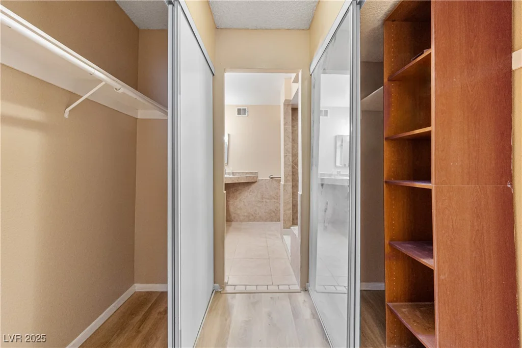 6652 Wheelbarrow Peak, Las Vegas, NV 89108