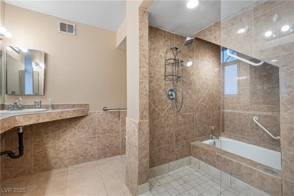 6652 Wheelbarrow Peak, Las Vegas, NV 89108