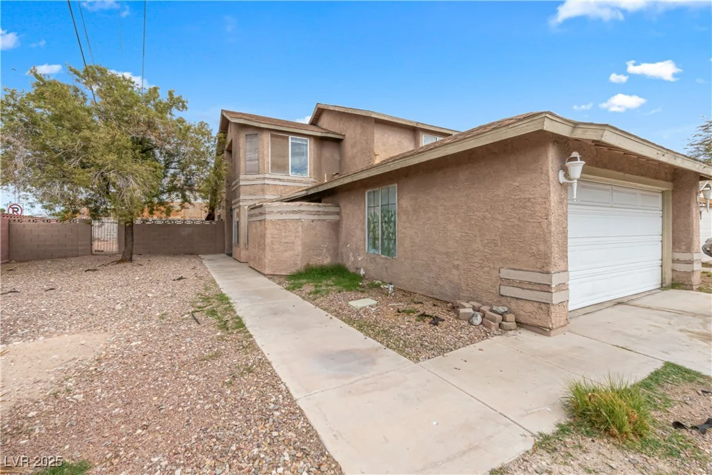 6652 Wheelbarrow Peak, Las Vegas, NV 89108