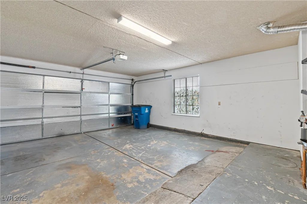 6652 Wheelbarrow Peak, Las Vegas, NV 89108