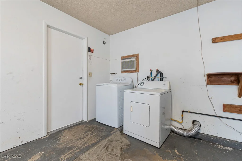 6652 Wheelbarrow Peak, Las Vegas, NV 89108