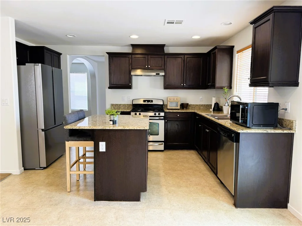 9746 Brooks Lake, Las Vegas, NV 89148