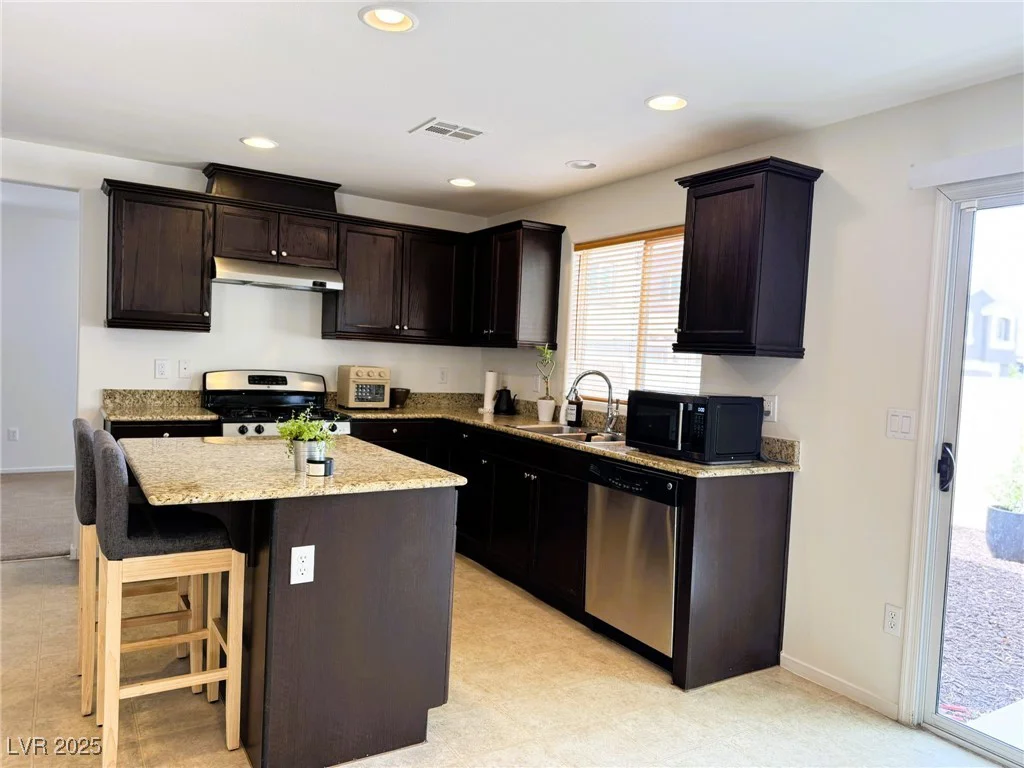 9746 Brooks Lake, Las Vegas, NV 89148