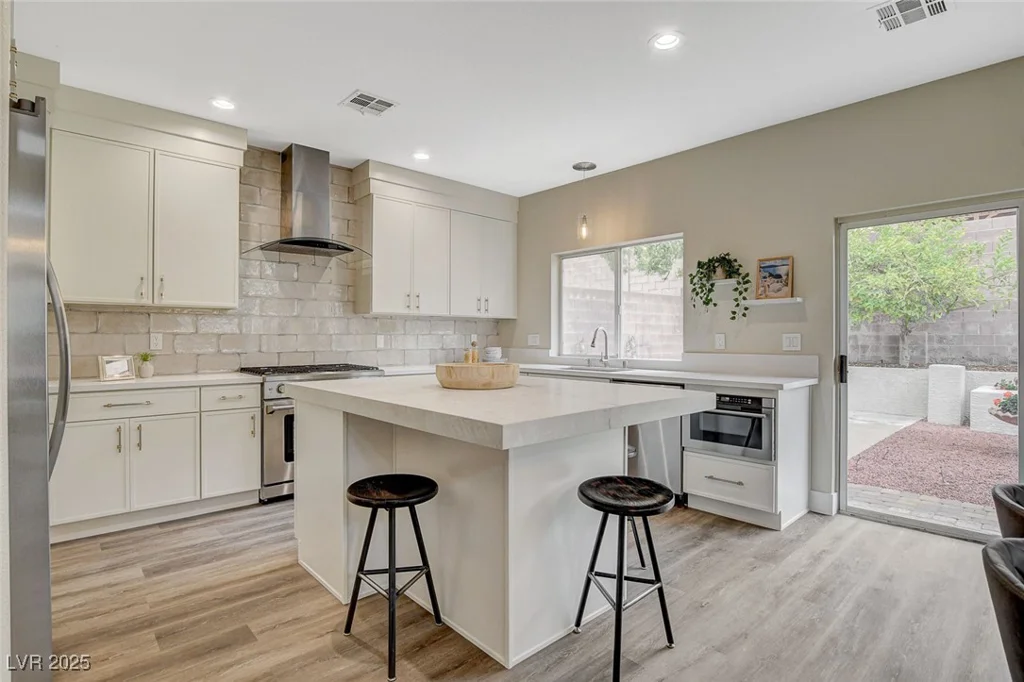 2033 Shining Feather, Las Vegas, NV 89134