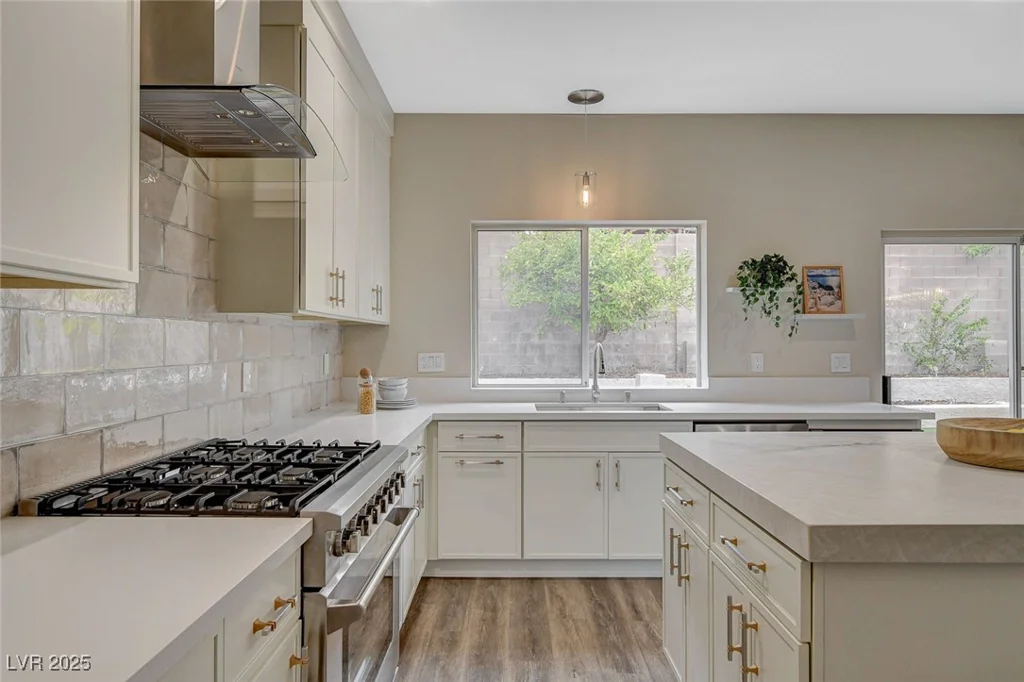 2033 Shining Feather, Las Vegas, NV 89134