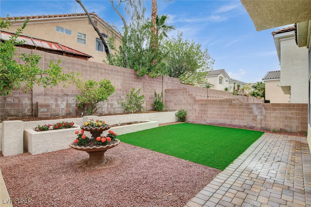 2033 Shining Feather, Las Vegas, NV 89134
