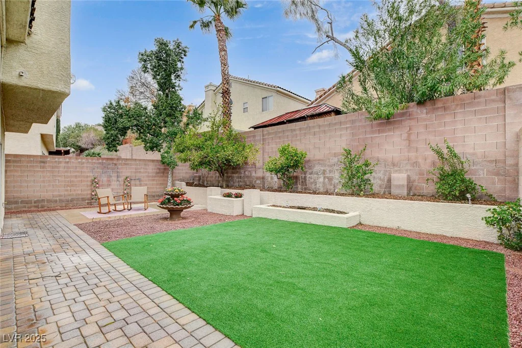 2033 Shining Feather, Las Vegas, NV 89134