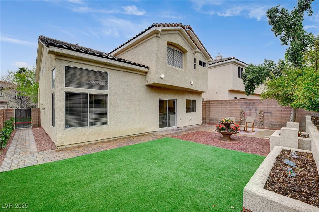 2033 Shining Feather, Las Vegas, NV 89134