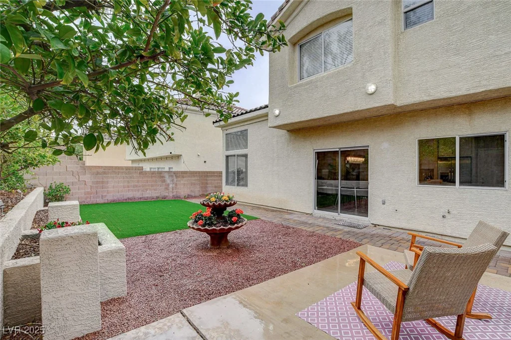 2033 Shining Feather, Las Vegas, NV 89134