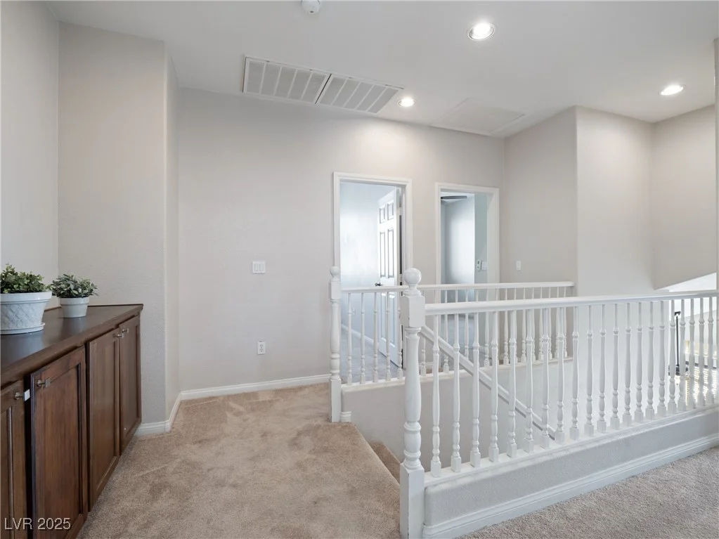 6237 Glimmering Light, Las Vegas, NV 89139