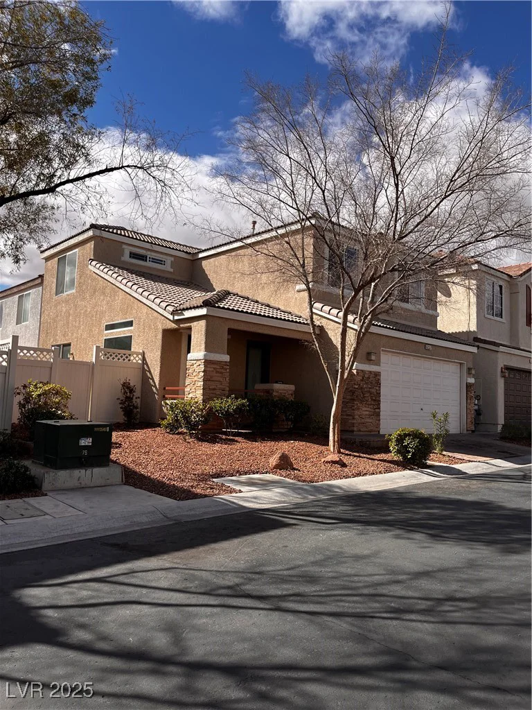 6237 Glimmering Light, Las Vegas, NV 89139
