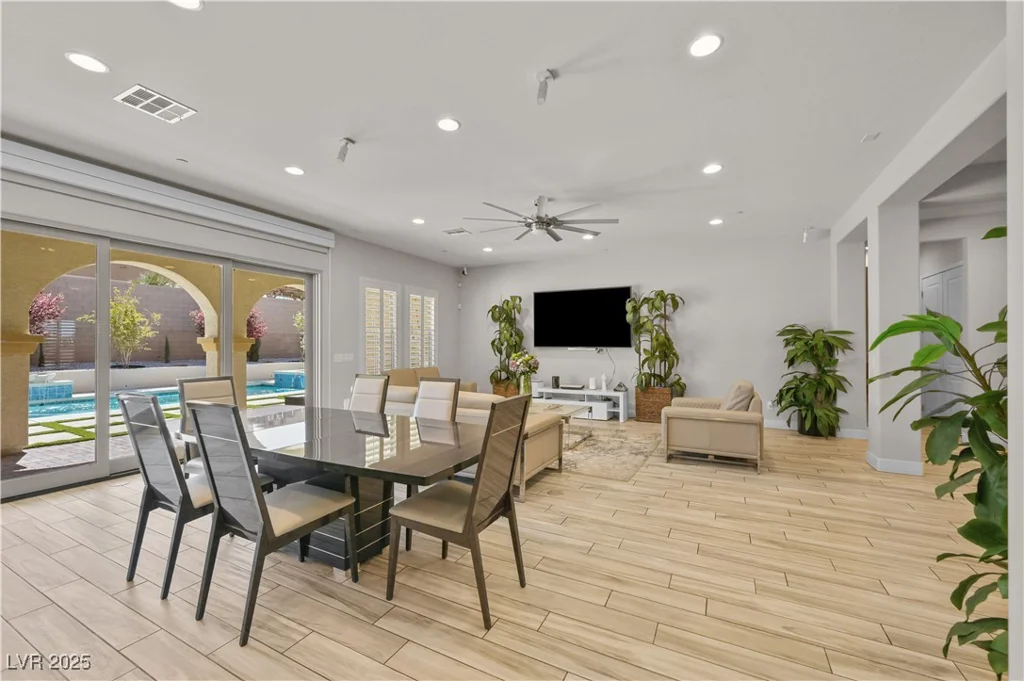 2804 Candelaria, Henderson, NV 89074