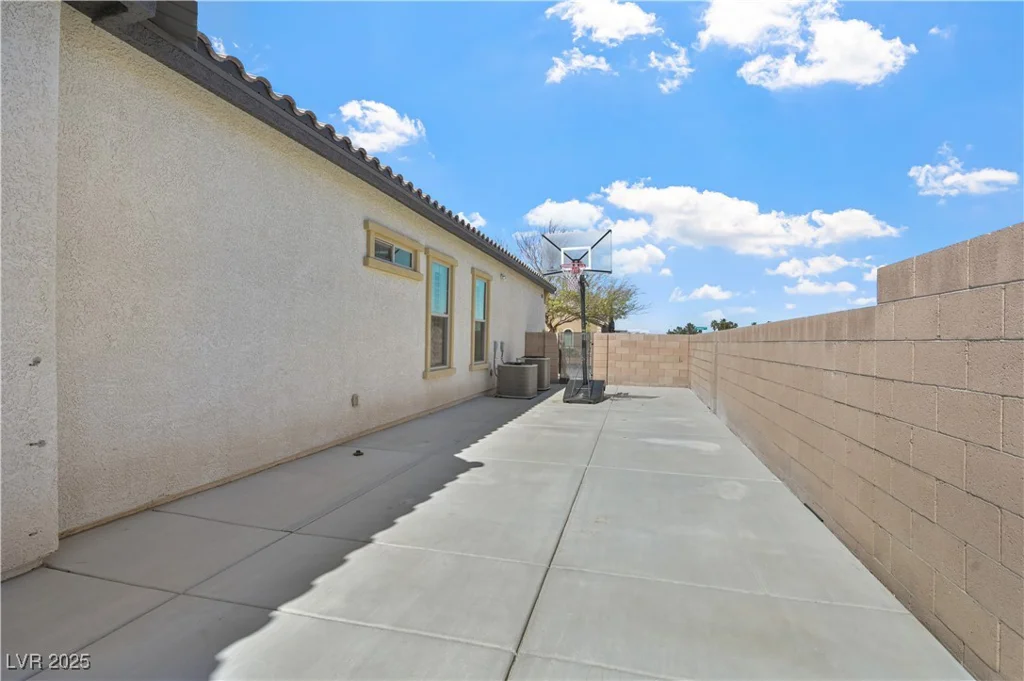 2804 Candelaria, Henderson, NV 89074