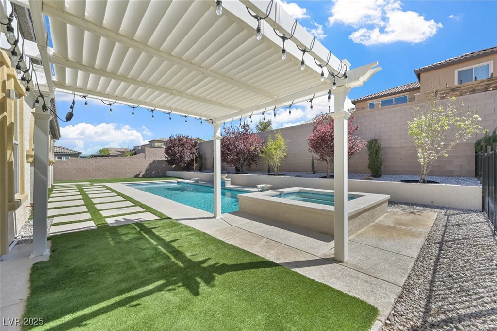 2804 Candelaria, Henderson, NV 89074