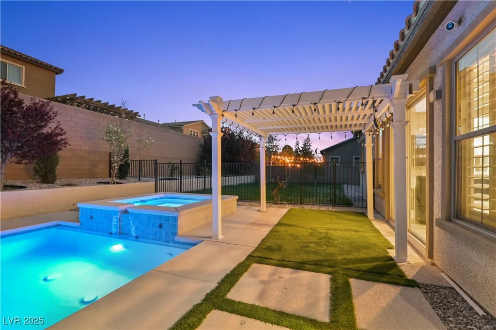 2804 Candelaria, Henderson, NV 89074