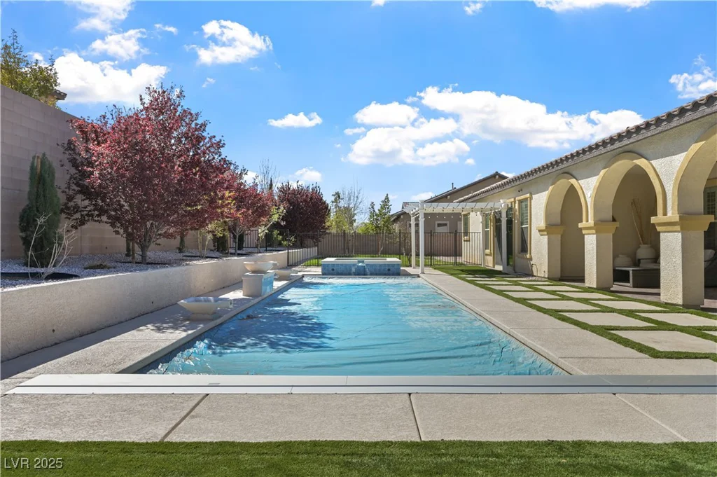 2804 Candelaria, Henderson, NV 89074