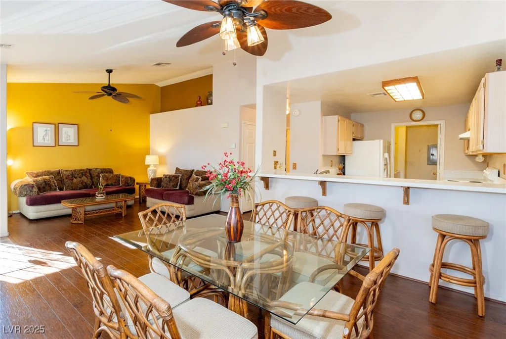 7061 Roscoe, Las Vegas, NV 89129