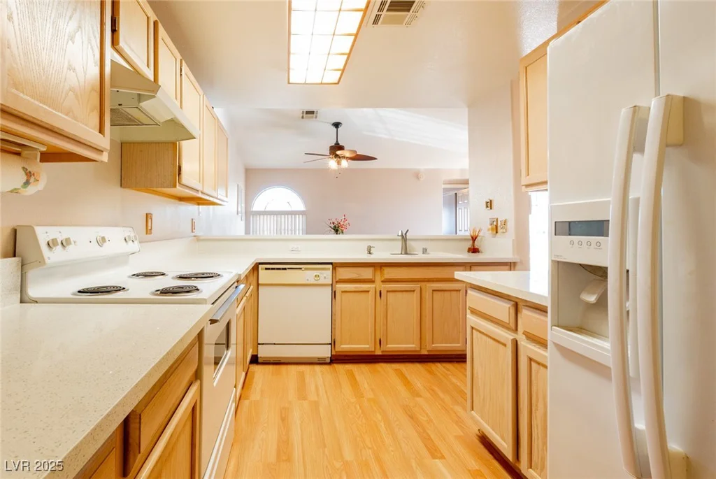 7061 Roscoe, Las Vegas, NV 89129