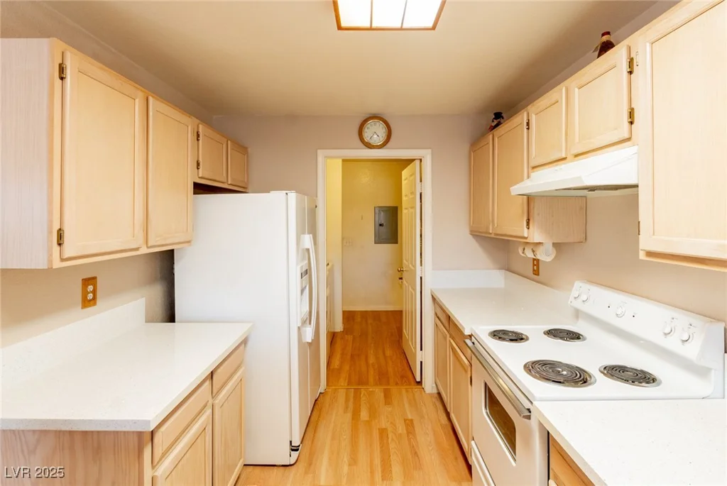 7061 Roscoe, Las Vegas, NV 89129