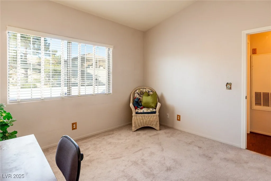 7061 Roscoe, Las Vegas, NV 89129