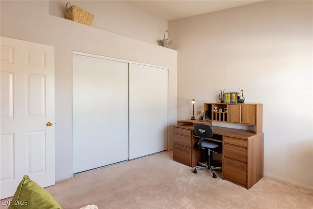 7061 Roscoe, Las Vegas, NV 89129